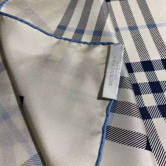 authentic BURBERRY 34" silk NOVA CHECK plaid SCARF - Picture 5 of 7